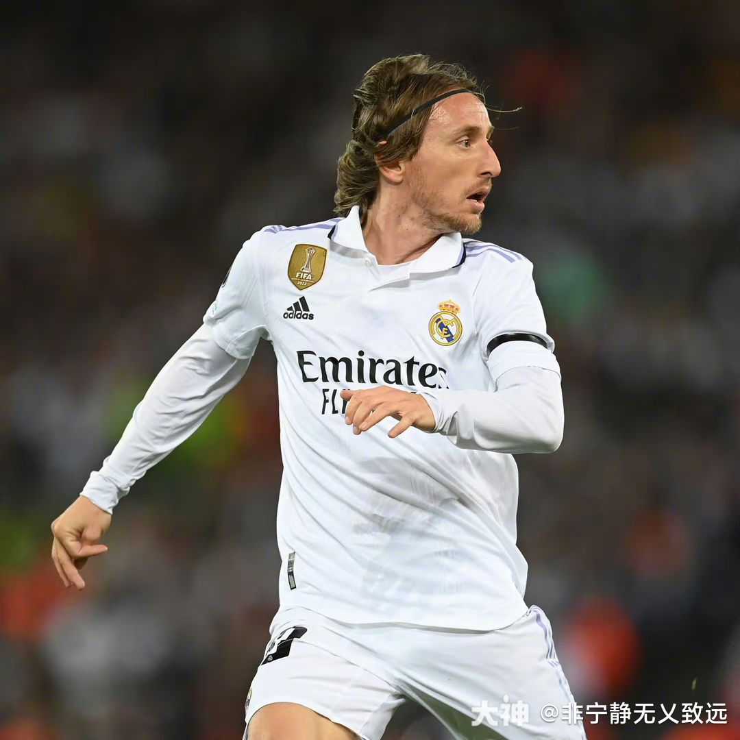 评球论足,皇家马德里 皇马官方:莫德里奇左大腿后侧肌肉受伤_实况足球