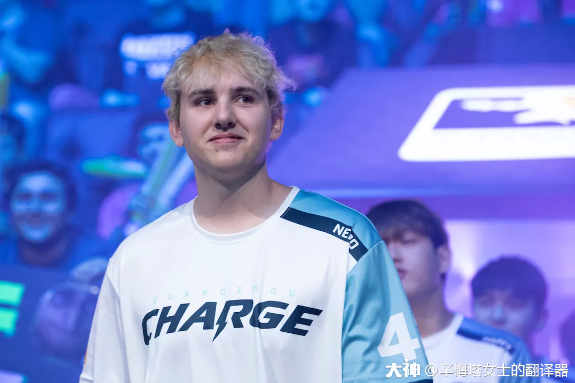 为什么owl的队伍会签下未成年的选手呢