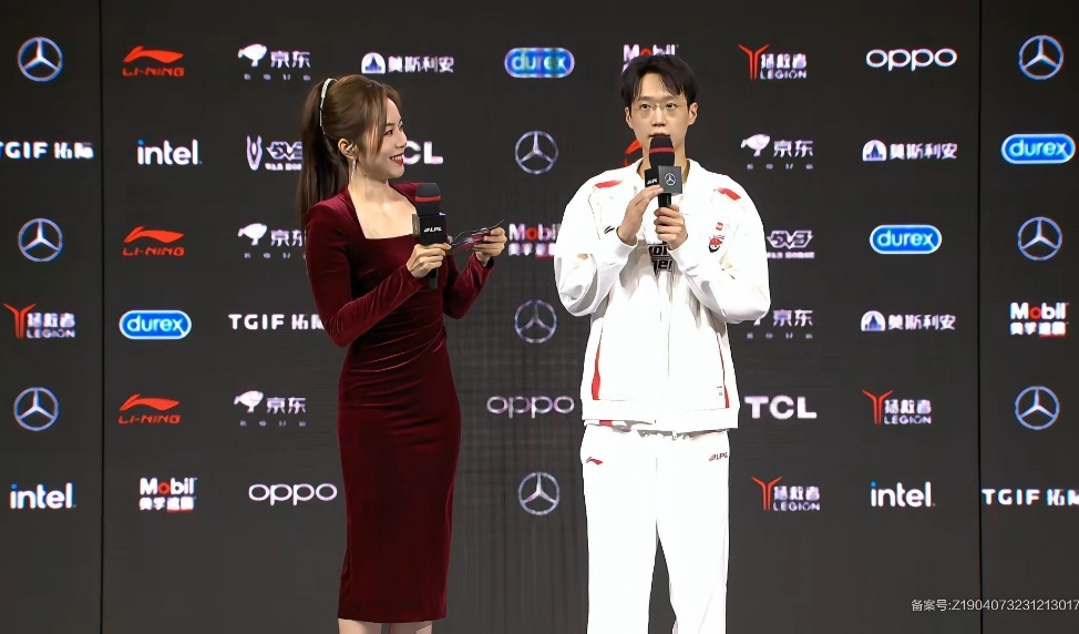 余霜赛后采访shanks shanks:第二把我们打的有点太_发现好游戏 | 大神